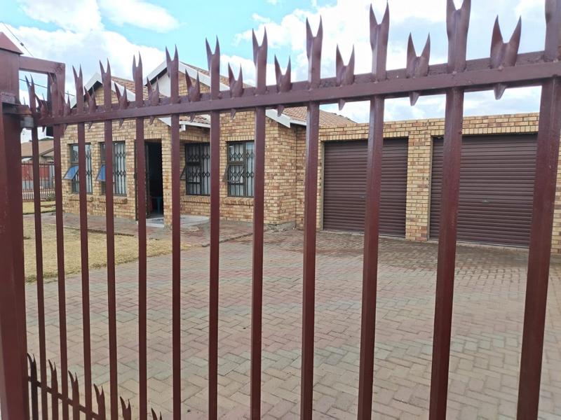 3 Bedroom Property for Sale in Pinehaven Free State